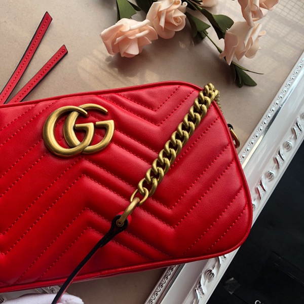 激安グッチバッグコピー側面デザイン